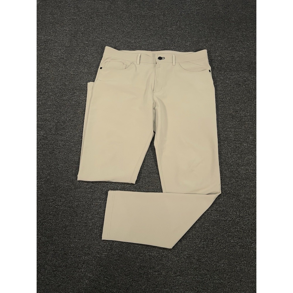 Public Rec Workday in Light Beige - Classic Straight Fit